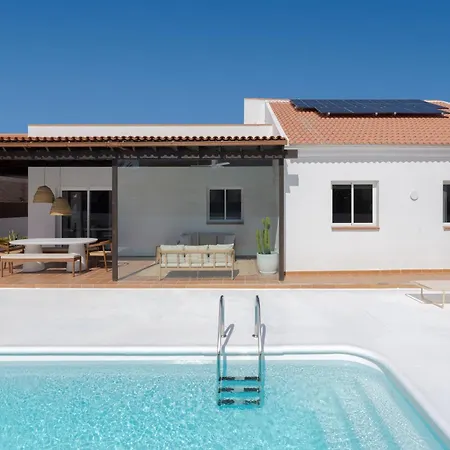 Villa Hikari - Design House With Heated Pool In