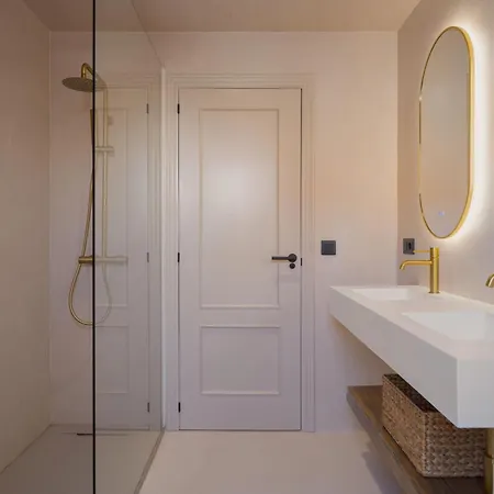 Hikari - Design House With Heated Pool In *