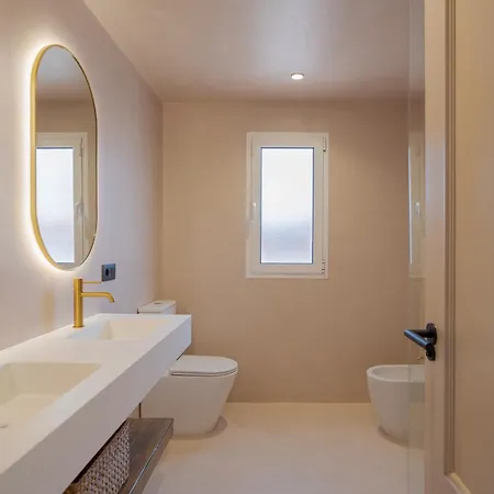 Hikari - Design House With Heated Pool In *