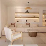 Hikari - Design House With Heated Pool In