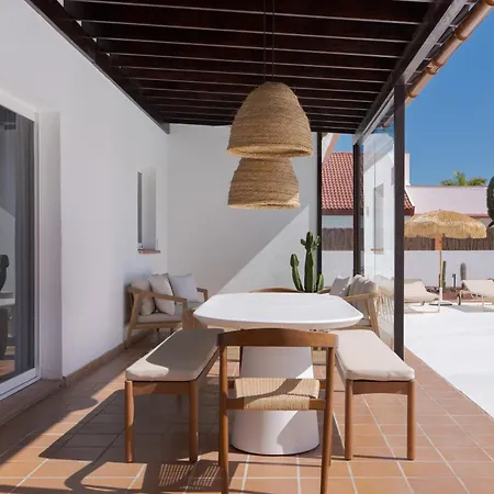 Hikari - Design House With Heated Pool In *