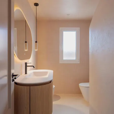 Hikari - Design House With Heated Pool In *