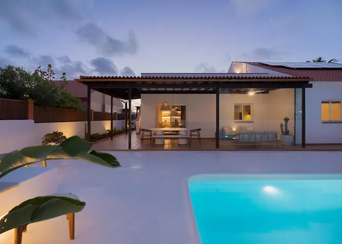 Hikari - Design House With Heated Pool In *