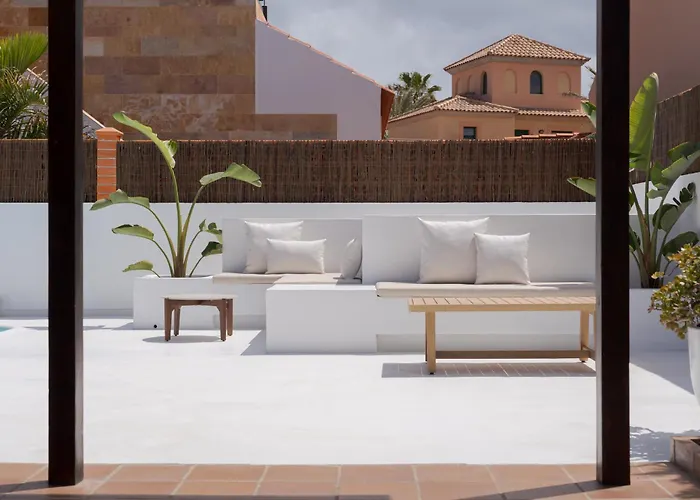 Hikari - Design House With Heated Pool In *