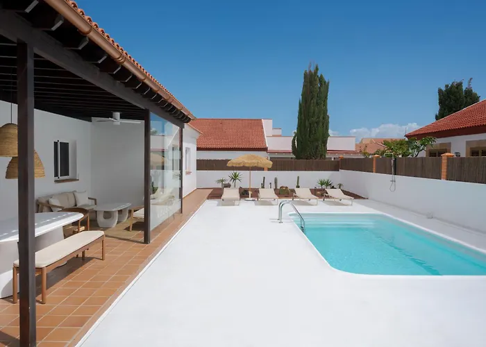 Hikari - Design House With Heated Pool In Vila