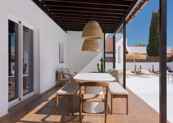 Hikari - Design House With Heated Pool In *