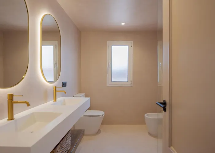 Hikari - Design House With Heated Pool In *