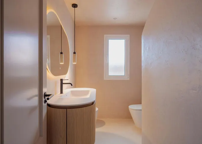 Hikari - Design House With Heated Pool In *