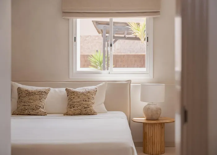 Hikari - Design House With Heated Pool In