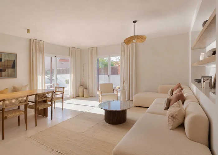 Hikari - Design House With Heated Pool In Vila